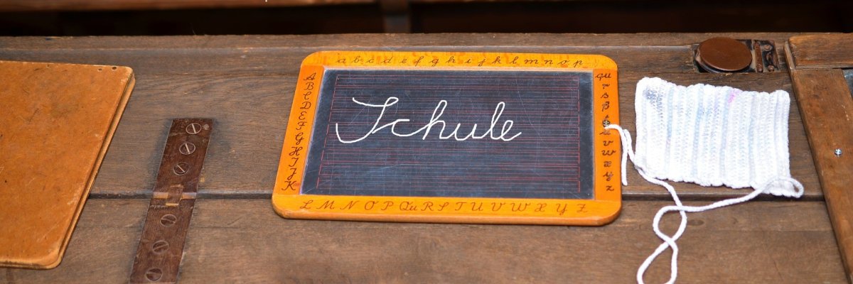 Mädchen auf Schaukel