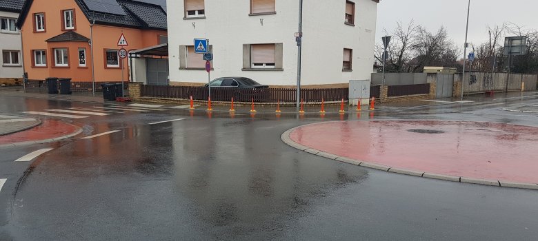 Aufsteller Ecke Würzburger Straße und Einhardstraße Aufsteller Ecke Würzburger Straße und Einhardstraße