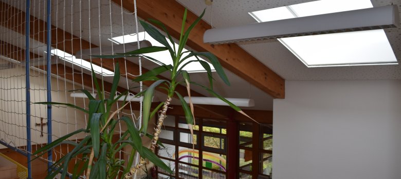 Neue Dachfenster in der Kita St. Cyriakus in Klein-Welzheim Neue Dachfenster in der Kita St. Cyriakus in Klein-Welzheim