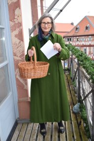 Bürgermeisterin in Ruhe, Dagmar B. Nonn-Adams, beim Ziehen des Sudoku Gewinners