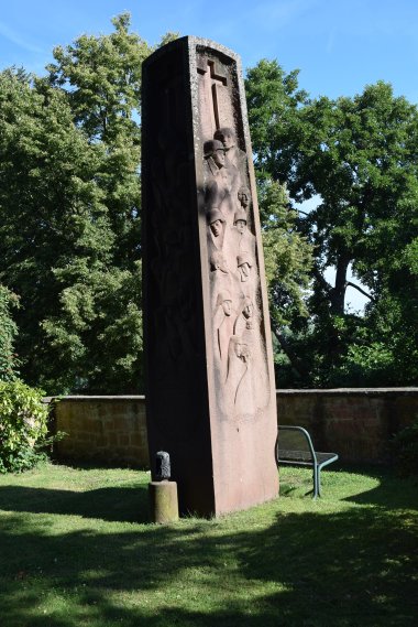 Denkmal Vertreibung auf dem Seligenstädter Friedhof