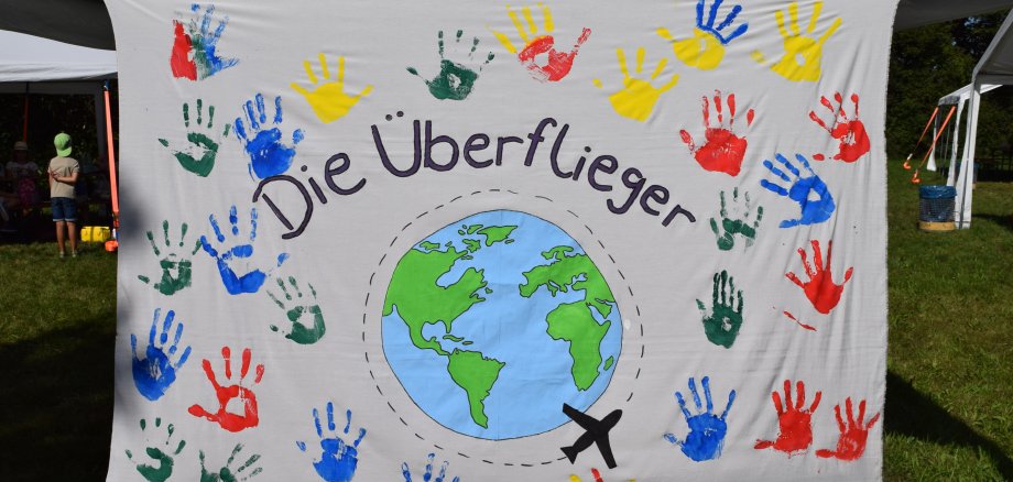Dorfplakat der "Überflieger"