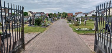 Eingang Friedhof Froschhausen Eingang Friedhof Froschhausen