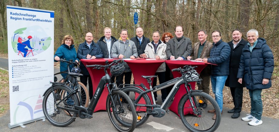 Kooperationsvereinbarung zum Radschnellweg FRM9 Seligenstadt bis Flughafen Frankfurt unterzeichnet