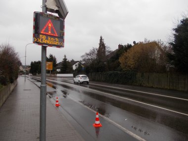 Geschwindigkeitsanzeige Würzburger Straße.