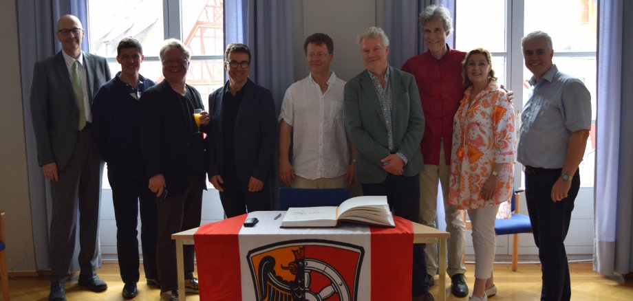 Gruppenfoto mit dem Vogler und dem Henschel Quartett sowie Bürgermeister Dr. Bastian und Stadtverordnetenvorsteher Dr. Georgi