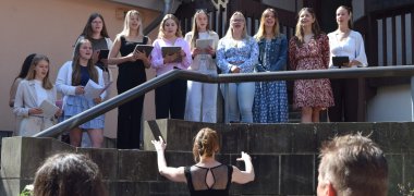 Musikalisch begeisterten die jungen Talente der "Happy next voices"