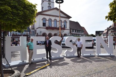 Auf dem Foto von links: Bürgermeister Dr. Daniell Bastian, Justizminister Dr. Roman Poseck und Kreisbeigeordneter Carsten Müller Auf dem Foto von links: Bürgermeister Dr. Daniell Bastian, Justizminister Dr. Roman Poseck und Kreisbeigeordneter Carsten Müller