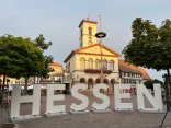 Hessenbuchstaben Marktplatz mit Rathaus Hessenbuchstaben Marktplatz mit Rathaus