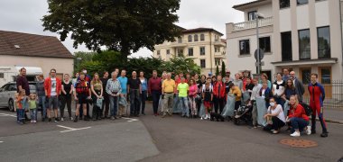 Fleißige Helfer mit Bürgermeister Dr. Daniell Bastian und Erstem Stadtrat Michael Gerheim beim ersten MainCleanUp Fleißige Helfer mit Bürgermeister Dr. Daniell Bastian und Erstem Stadtrat Michael Gerheim beim ersten MainCleanUp