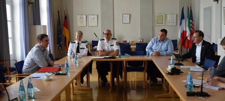 Ostkreisbürgermeister mit der Polizei im Gespräch Ostkreisbürgermeister mit der Polizei im Gespräch