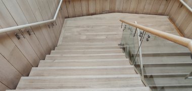 Renovierte Treppe im Riesen Renovierte Treppe im Riesen