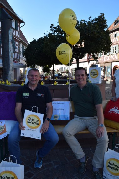 Wolfgang Reuter (Gewerbeverein) und Bürgermeister Dr. Bastian