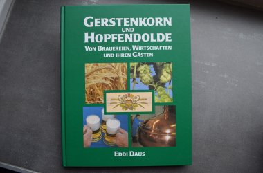 Gerstenkorn und Hopfendolde