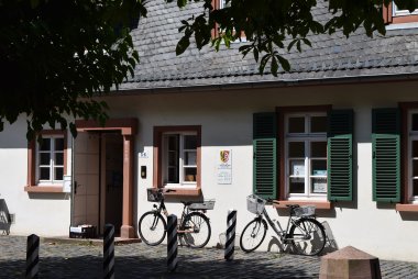 Stadtbücherei im Klosterhof Stadtbücherei im Klosterhof