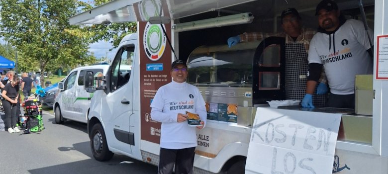 Ahmadiyya- Gemeinde bietet kostenfreies Essen Ahmadiyya- Gemeinde bietet kostenfreies Essen