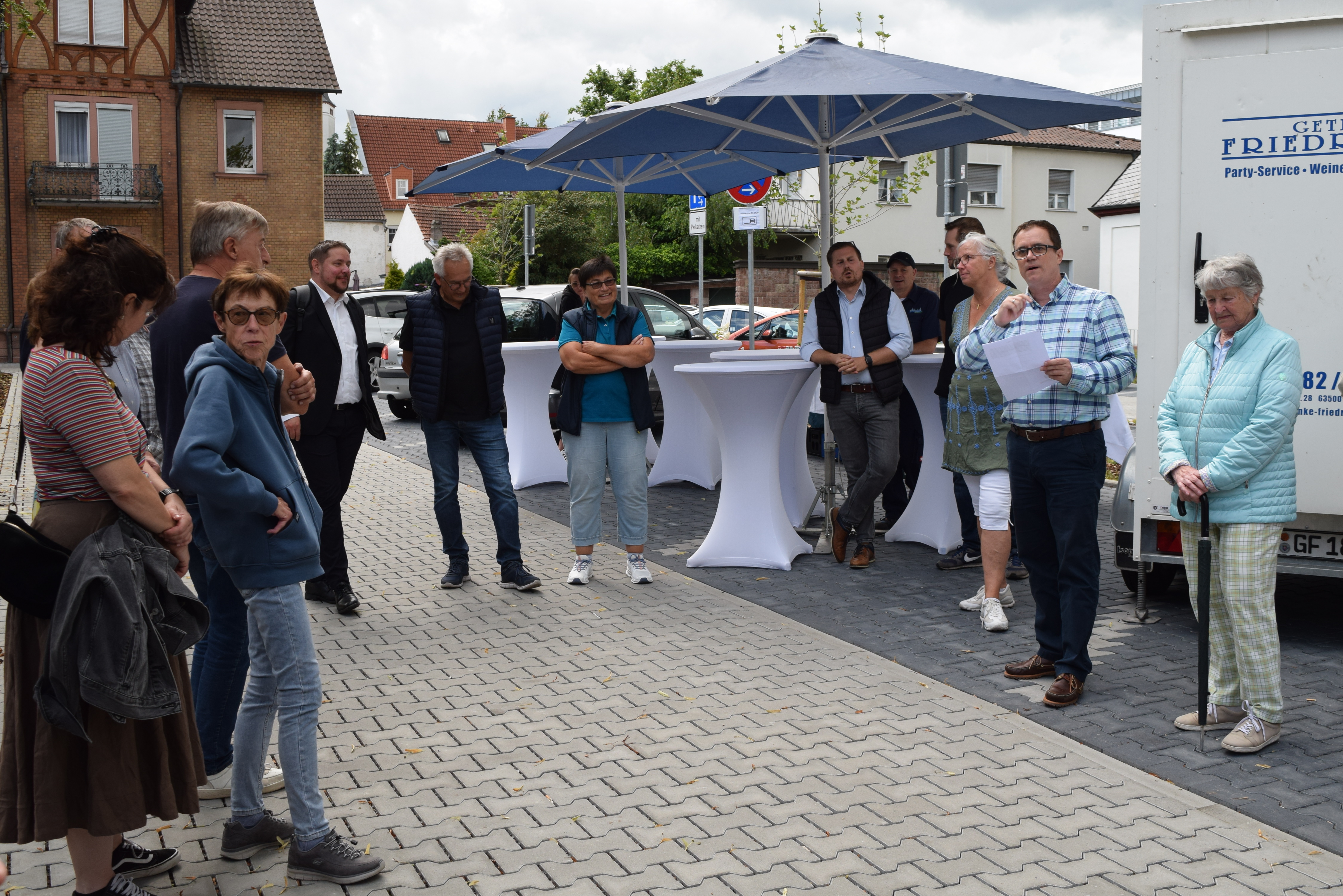 Bürgermeister Dr. Daniell Bastian informiert über die baulichen Veränderungen