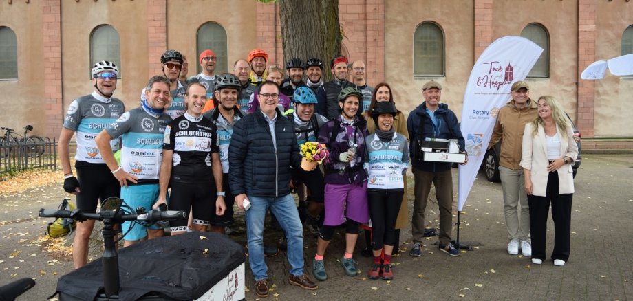 Bürgermeister Dr. Daniell Bastian mit den Sonntagsradlern