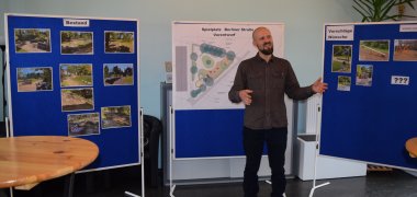 Daniel Knop bei der Präsentation Daniel Knop bei der Präsentation