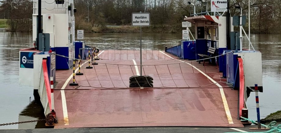 Fähre wegen Hochwasser außer Betrieb