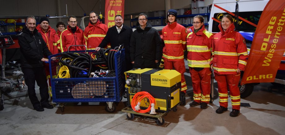 Gruppenfoto mit Bürgermeister und Stadtrat