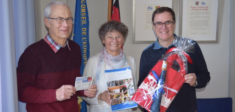Günther und Radmila Feltes mit Bürgermeister Dr. Bastian Günther und Radmila Feltes mit Bürgermeister Dr. Bastian