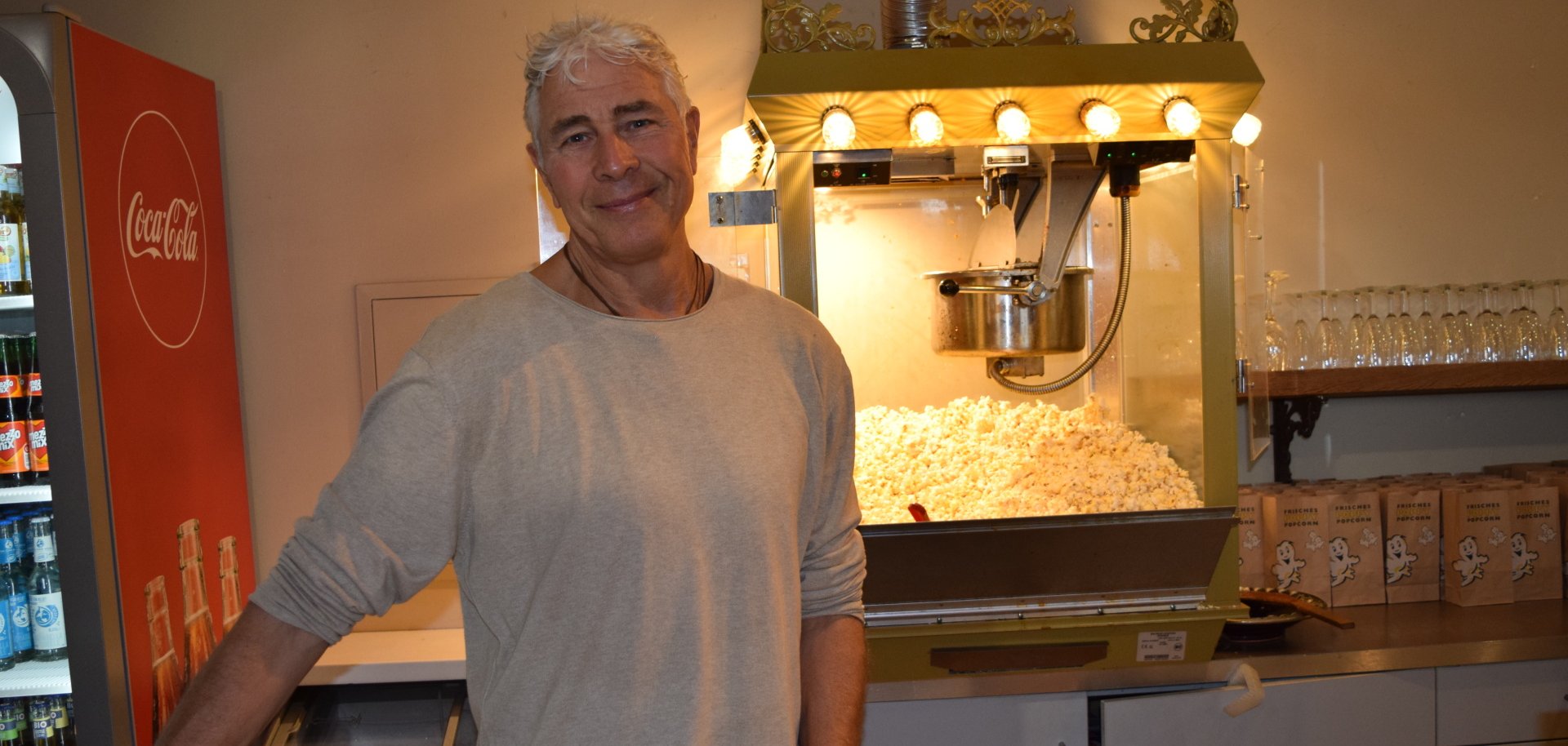 Peter Schlosser an der Popkornmaschine