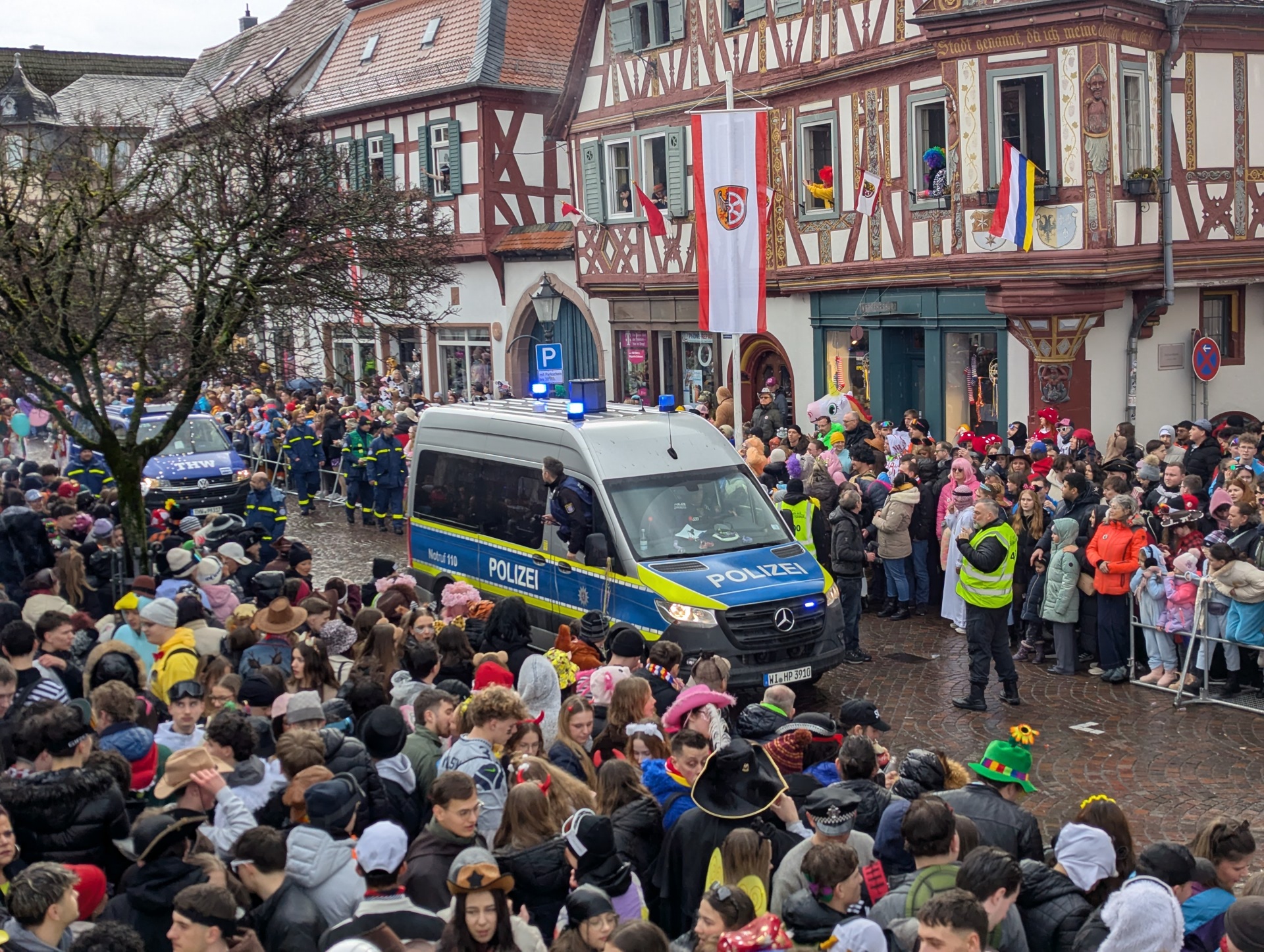 Wie in den vergangenen Jahren war die Polizei entlang der Zugstrecke im Einsatz 