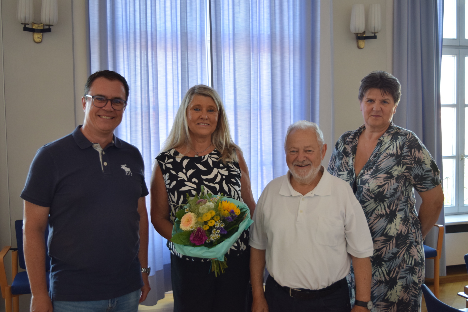 Auf dem Foto von links: Bürgermeister Dr. Daniell Bastian, Ute Müller, der ehemalige Erste Stadtrat Hartmut Wurzel und Personalratsvorsitzende Traudel Kramer