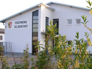 Verwaltungsgebäude Stadtwerke P4170038.JPG