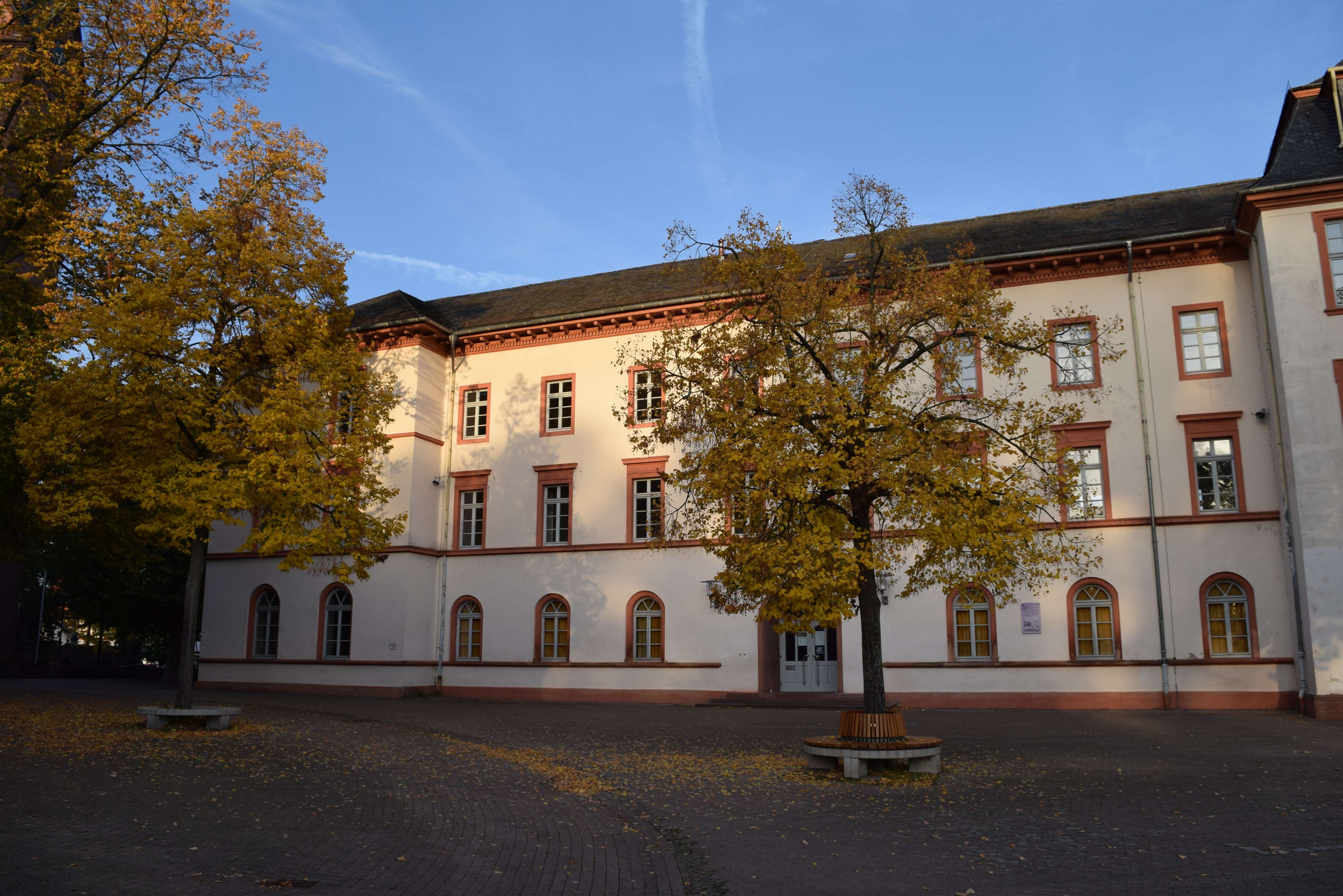 Hans-Memling-Schule 2 Hans-Memling-Schule 2
