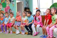 lachende Kindergartenkinder Kindertagesbetreuung.jpg