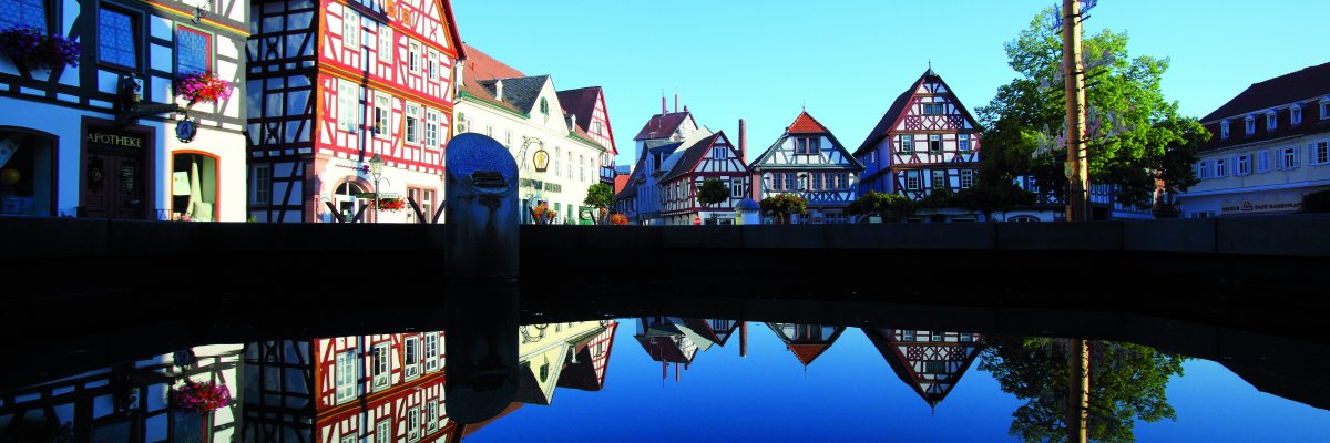 15_Brunnen_spiegelglatt.jpg