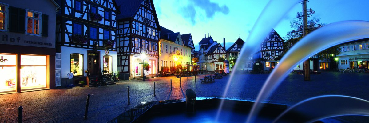 Marktplatz mit Brunnen
