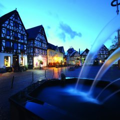 Marktplatz mit Brunnen