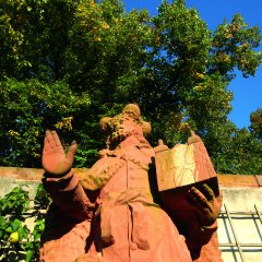 Einhardstatue