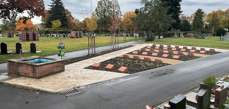 Urnen-Gemeinschaftsgrab neuer Friedhof