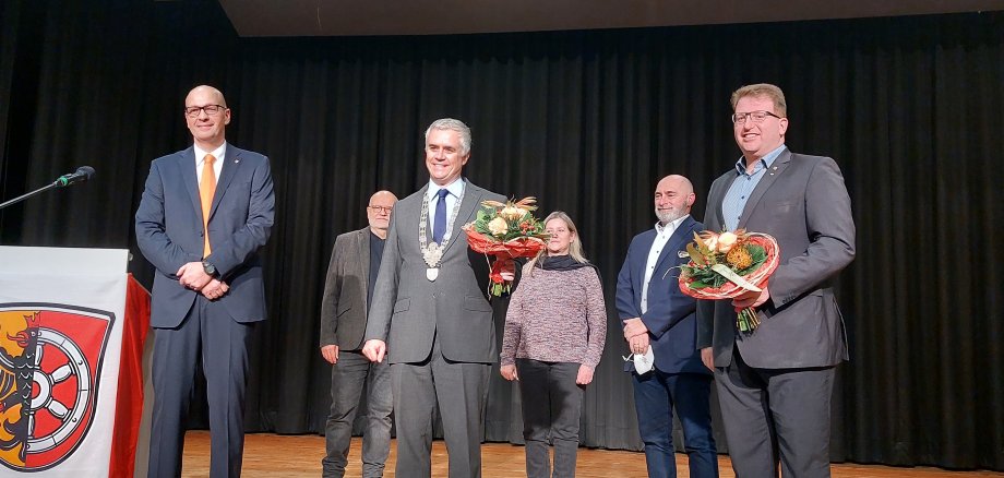 Auf dem Foto von links: Stadtverordnetenvorsteher Dr. Richard Georgi, Stellv. Stadtverordnetenvorsteher Dr. Detlev Debertshäuser, Bürgermeister Dr. Daniell Bastian, Stellv. Stadtverordnetenvorsteherin Tatjana Ditzinger, Stellv. Stadtverordnetenvorsteher René Rock, Erster Stadtrat Michael Gerheim.