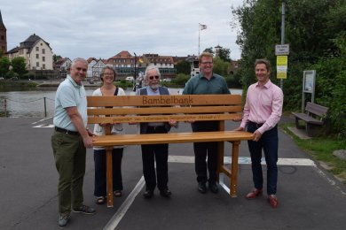 V.l.n.r.: Bürgermeister Dr. Daniell Bastian, Petra Werk und Peter Störk (Verein Lebenswerte Seligenstädter Altstadt), Erster Stadtrat Michael Gerheim, Peter Kreß (Bürgermeister Karlstein) V.l.n.r.: Bürgermeister Dr. Daniell Bastian, Petra Werk und Peter Störk (Verein Lebenswerte Seligenstädter Altstadt), Erster Stadtrat Michael Gerheim, Peter Kreß (Bürgermeister Karlstein)
