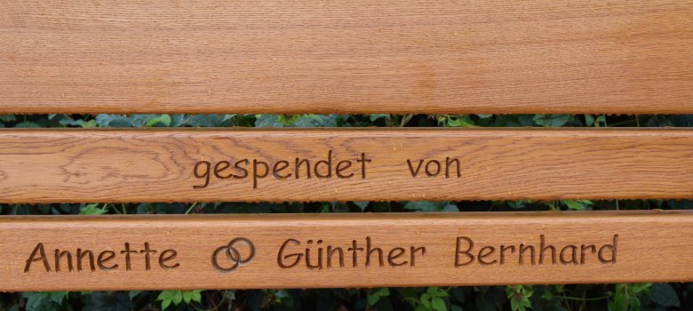 Bambelbank gespendet vom Ehepaar Bernhard Bambelbank gespendet vom Ehepaar Bernhard