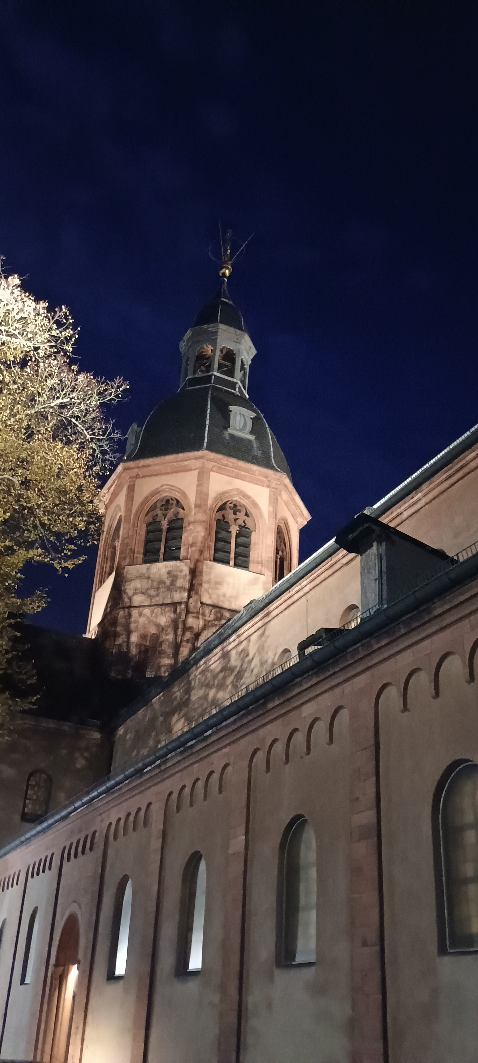 Basilika mit neuer Beleuchtung