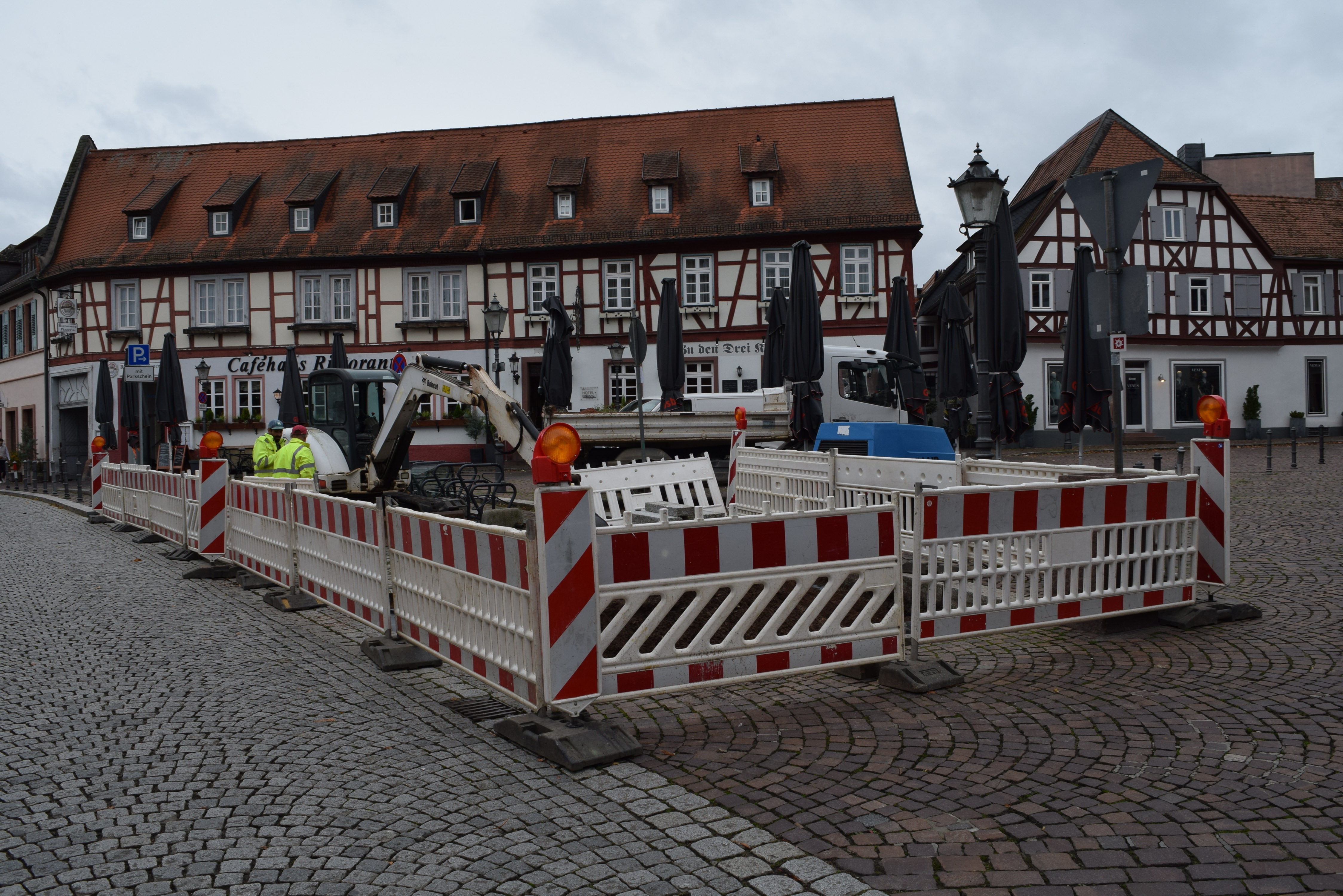Baustelle auf dem Freihofplatz für Baumpflanzung
