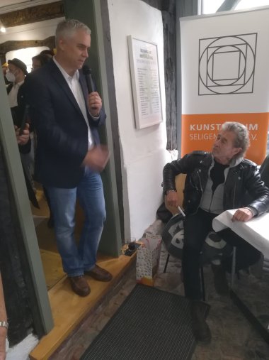 Bürgermeister Dr. Bastian begrüßt Peter Maffay in der Einhardstadt