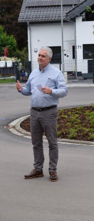 Bürgermeister Dr. Bastian bei der Bauerläuterung Bürgermeister Dr. Bastian bei der Bauerläuterung