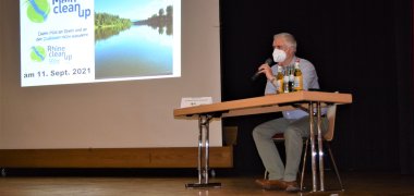 Bürgermeister Dr. Bastian bei der Begrüßung der KickOff-Veranstaltung MainCleanUp Bürgermeister Dr. Bastian bei der Begrüßung der KickOff-Veranstaltung MainCleanUp
