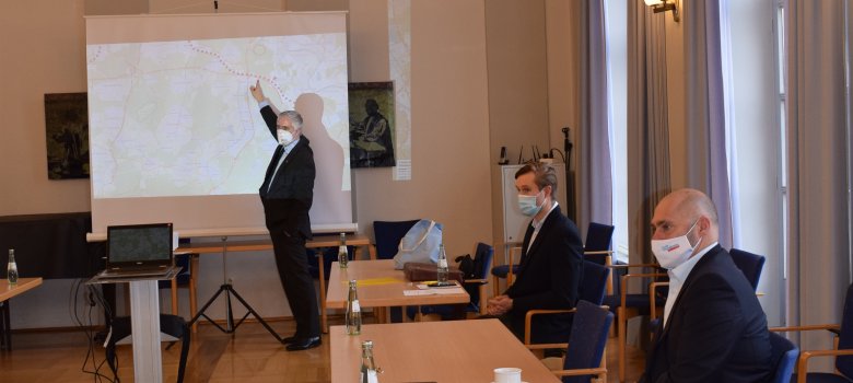 Bürgermeister Dr. Bastian bei der Erklärung der Regionaltangente Süd Bürgermeister Dr. Bastian bei der Erklärung der Regionaltangente Süd