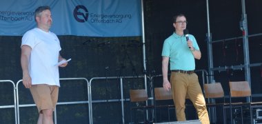 Bürgermeister Dr. Daniell Bastian mit Dominik Stadler, der durch das Programm führte, bei der Begrüßung Bürgermeister Dr. Daniell Bastian mit Dominik Stadler, der durch das Programm führte, bei der Begrüßung