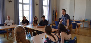 Bürgermeister Dr. Daniell Bastian stellte sich den Fragen der US-Gäste Bürgermeister Dr. Daniell Bastian stellte sich den Fragen der US-Gäste