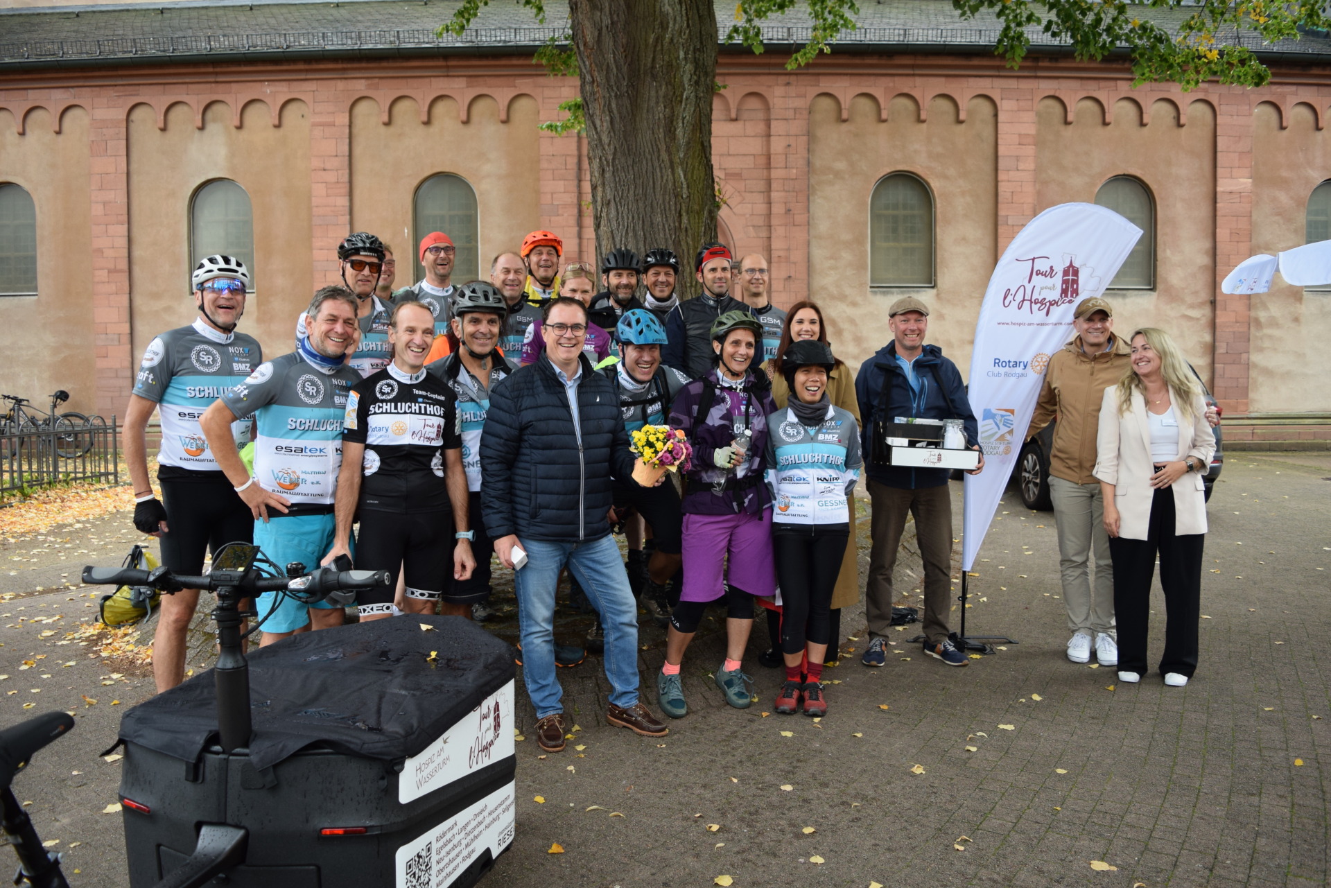 Bürgermeister Dr. Daniell Bastian mit den Sonntagsradlern