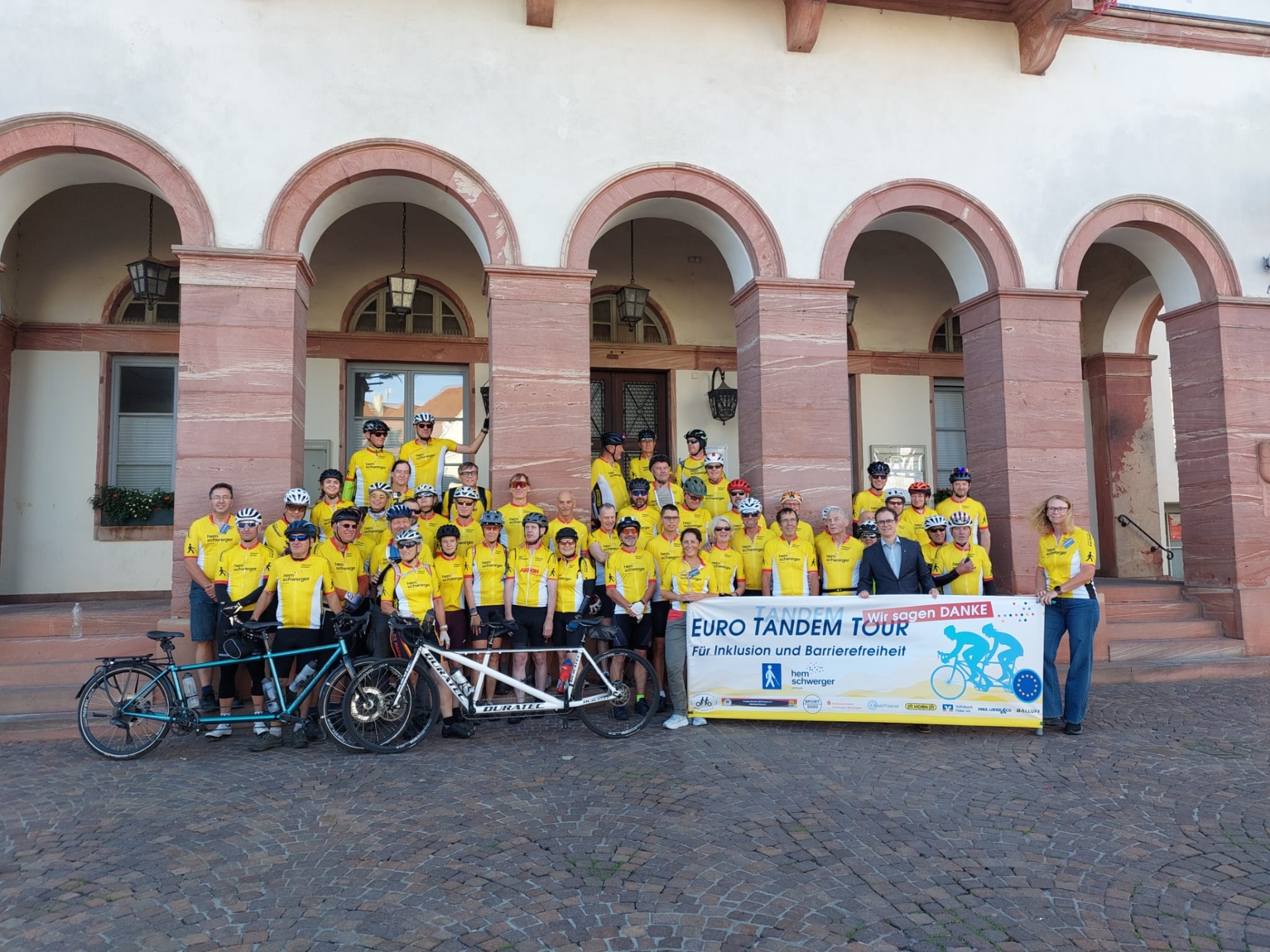 In Seligenstadt ist die Euro-Tandem-Tour 2026 gestartet